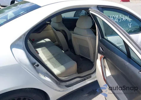 2008 Pontiac G6 Value Leader z USA, uszkodzony, nr VIN 1G2ZF57B184150315